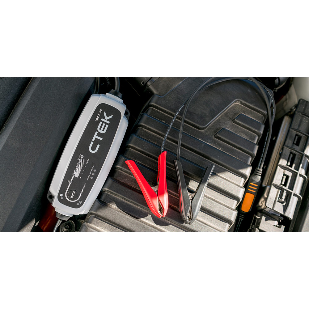 Picture of CTEK 40-162 CT5 Time To Go Smart Battery Charger